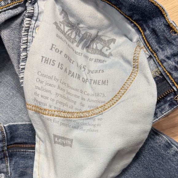 Levi’s 550 Men’s Relaxed Fit Jeans Medium Wash W35 L32 Classic Denim - Picture 7 of 9